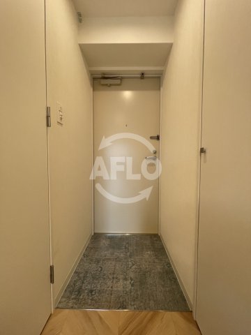 その他　ファーストフィオーレ九条III　玄関