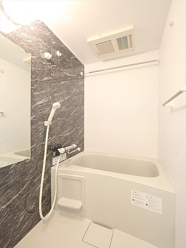 バス・シャワールーム　バスルーム