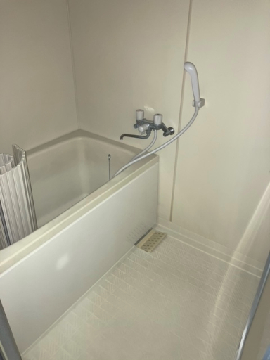 バス・シャワールーム　別部屋参考写真