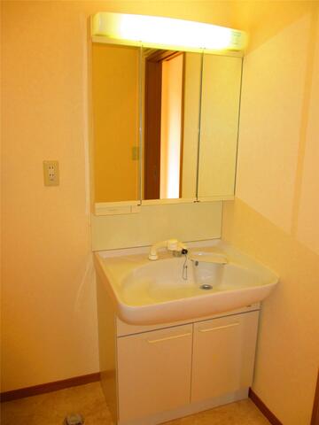 洗面設備　身支度に便利な洗面台♪