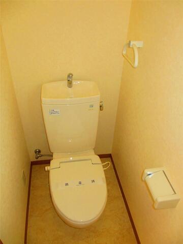 トイレ　落ち着いた色調のトイレです♪