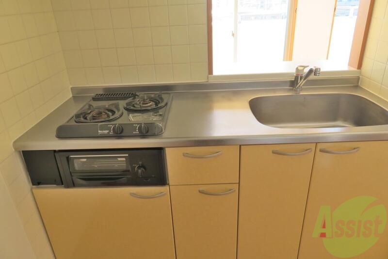 キッチン　キッチンはシステムキッチンで使い易そうです。