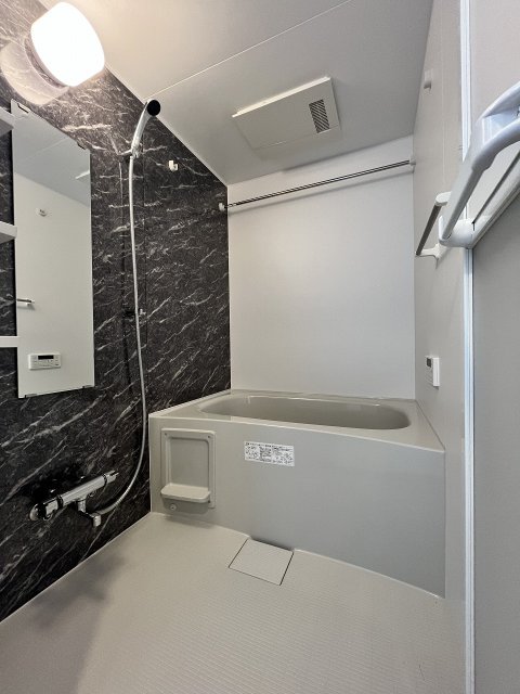バス・シャワールーム　同物件別号室のものです。