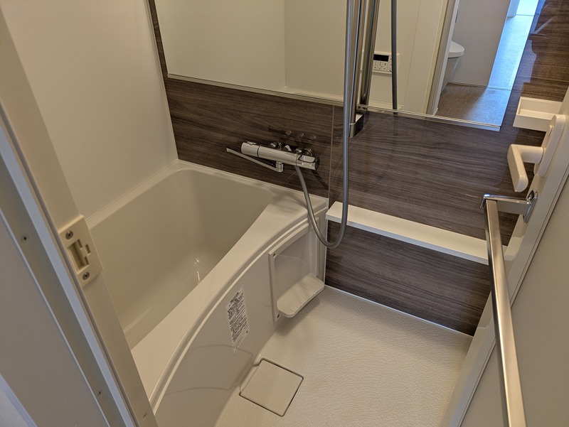 バス・シャワールーム　浴室乾燥機・追い炊き機能バス！