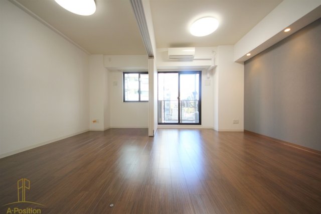 居室・リビング　ブリリアント同心