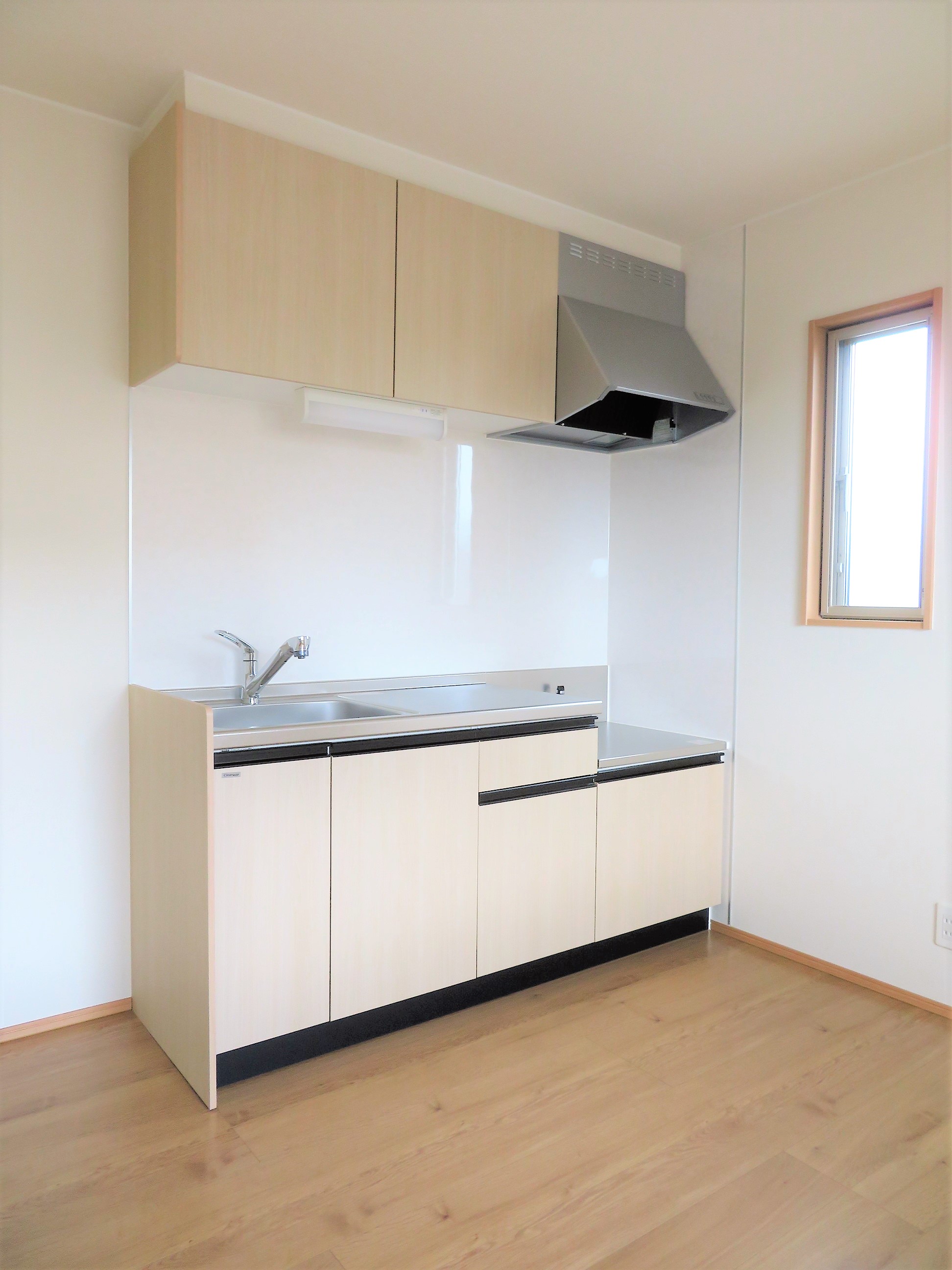 キッチン　独立型のキッチンです！ガスコンロ設置可能。