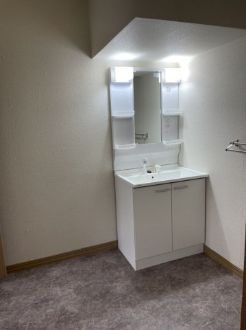 洗面設備　使いやすい洗面所です