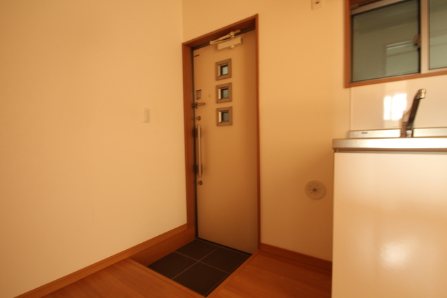 玄関　写真は別部屋参考写真★