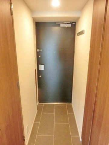 玄関　※別タイプのお部屋写真です。