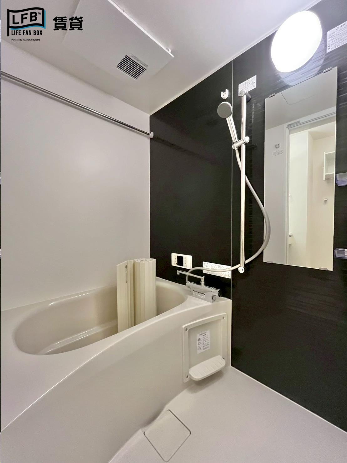 バス・シャワールーム　※別のお部屋の写真です