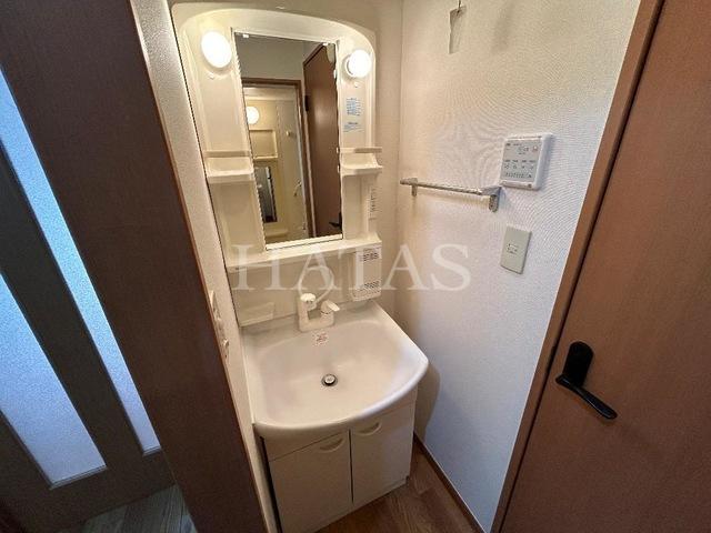 洗面設備　同物件別部屋です