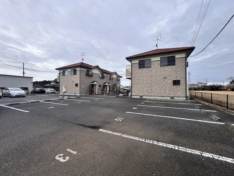 駐車場　駐車場に車を止められます