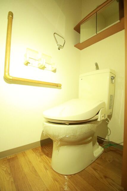 トイレ　※別号室のお写真のため現況優先