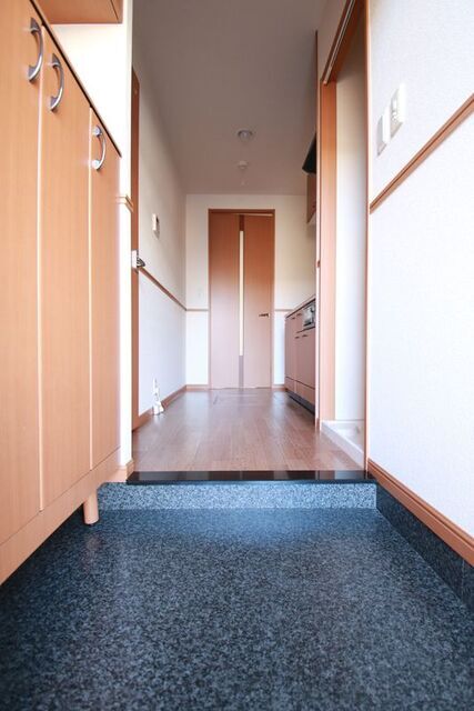 玄関　※別号室のお写真のため現況優先