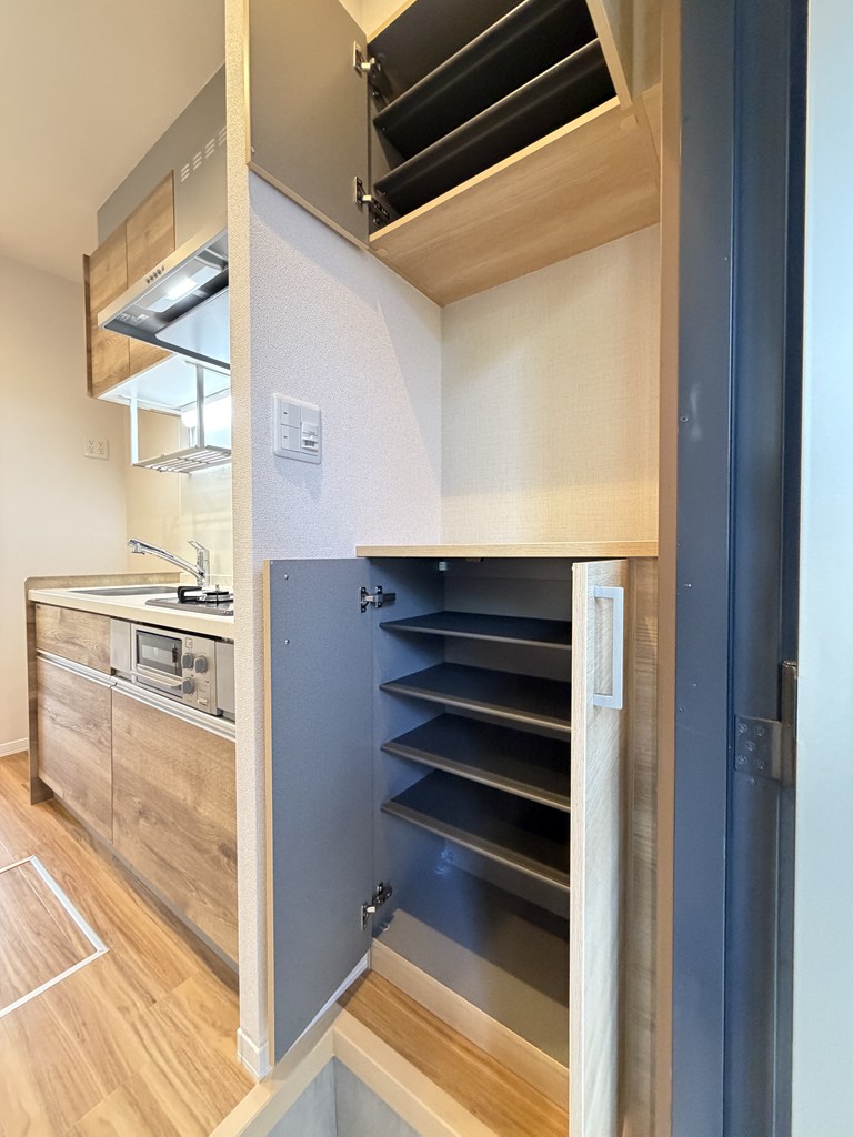 玄関　シューズボックスは上下にあり、大容量！