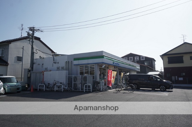 コンビニ　ファミリーマート（コンビニ）まで523m