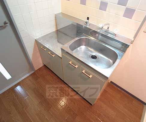 キッチン　二口ガスコンロ設置可能なキッチンです。