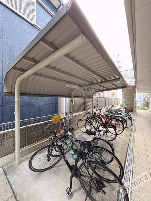 その他共有部分　屋根付き駐輪場が嬉しいです♪♪