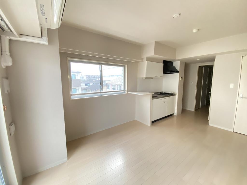 居室・リビング　※別号室の写真になります。