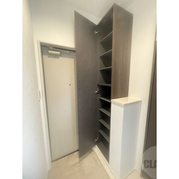 玄関　シューズボックス付きの玄関