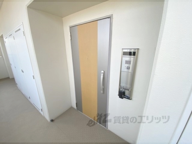 玄関　インターホン