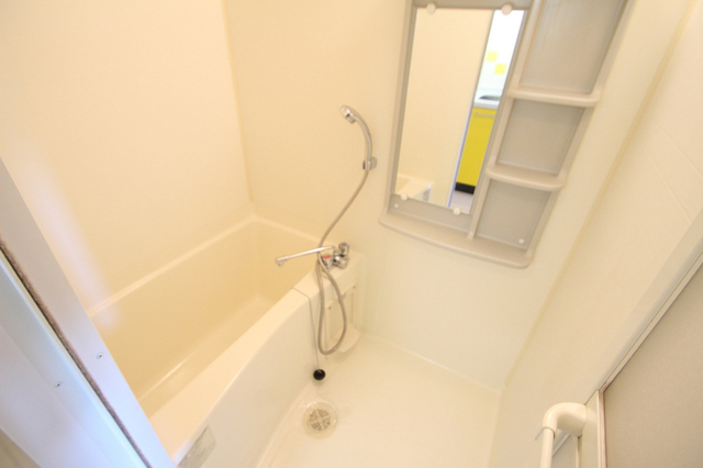 バス・シャワールーム　※別室の参考写真の為、現況優先です。