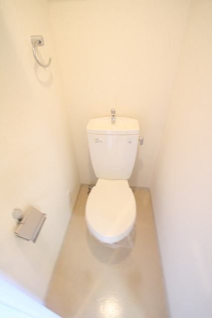 トイレ　※別室の参考写真の為、現況優先です。