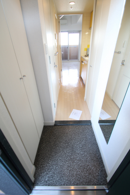 玄関　※別室の参考写真の為、現況優先です。