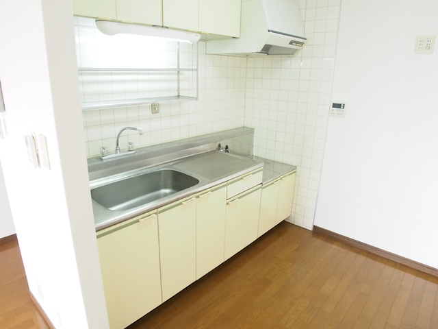 キッチン　※同物件４０３号室の写真です。