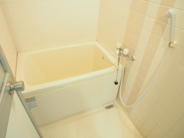 バス・シャワールーム　※同物件４０３号室の写真です。