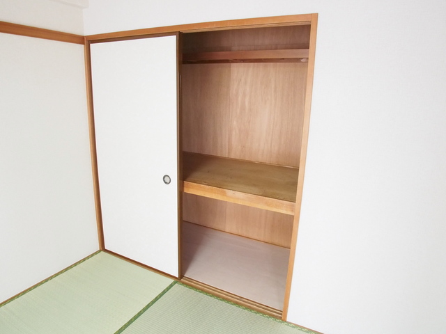 収納　※同物件４０３号室の写真です。