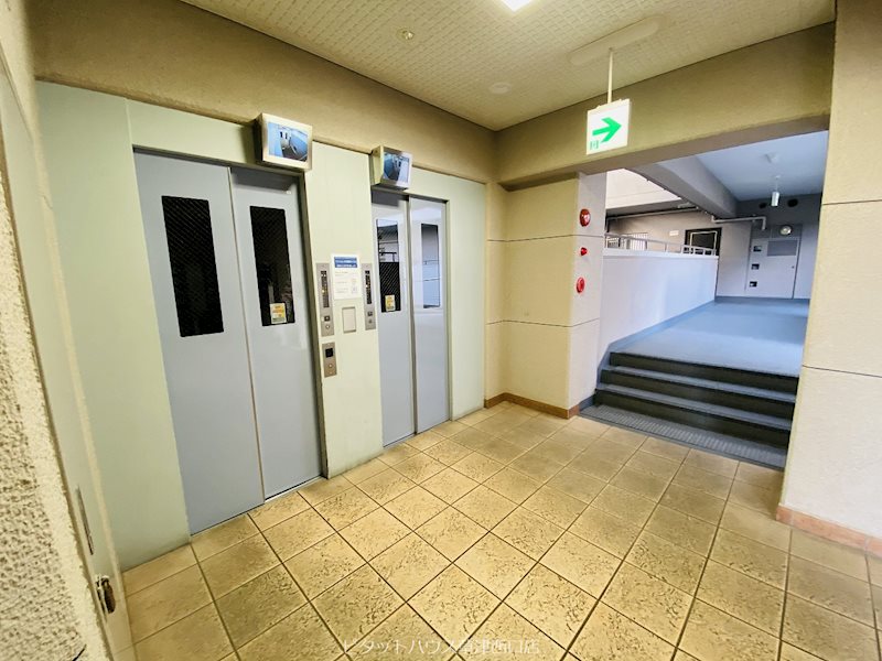 ロビー　エレベーター