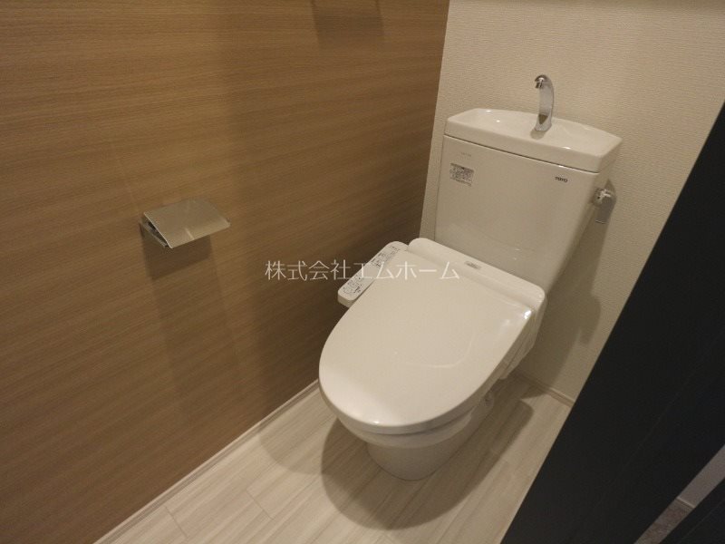 トイレ　温水洗浄便座付トイレ