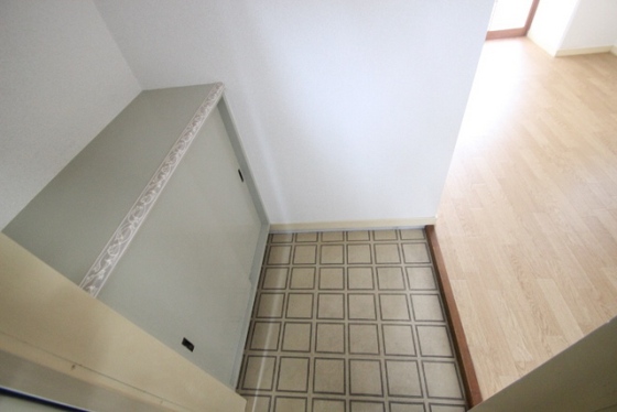 玄関　※別部屋の写真です