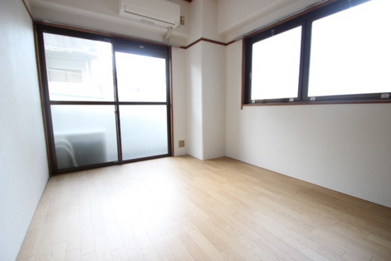 居室・リビング　※別部屋の写真です