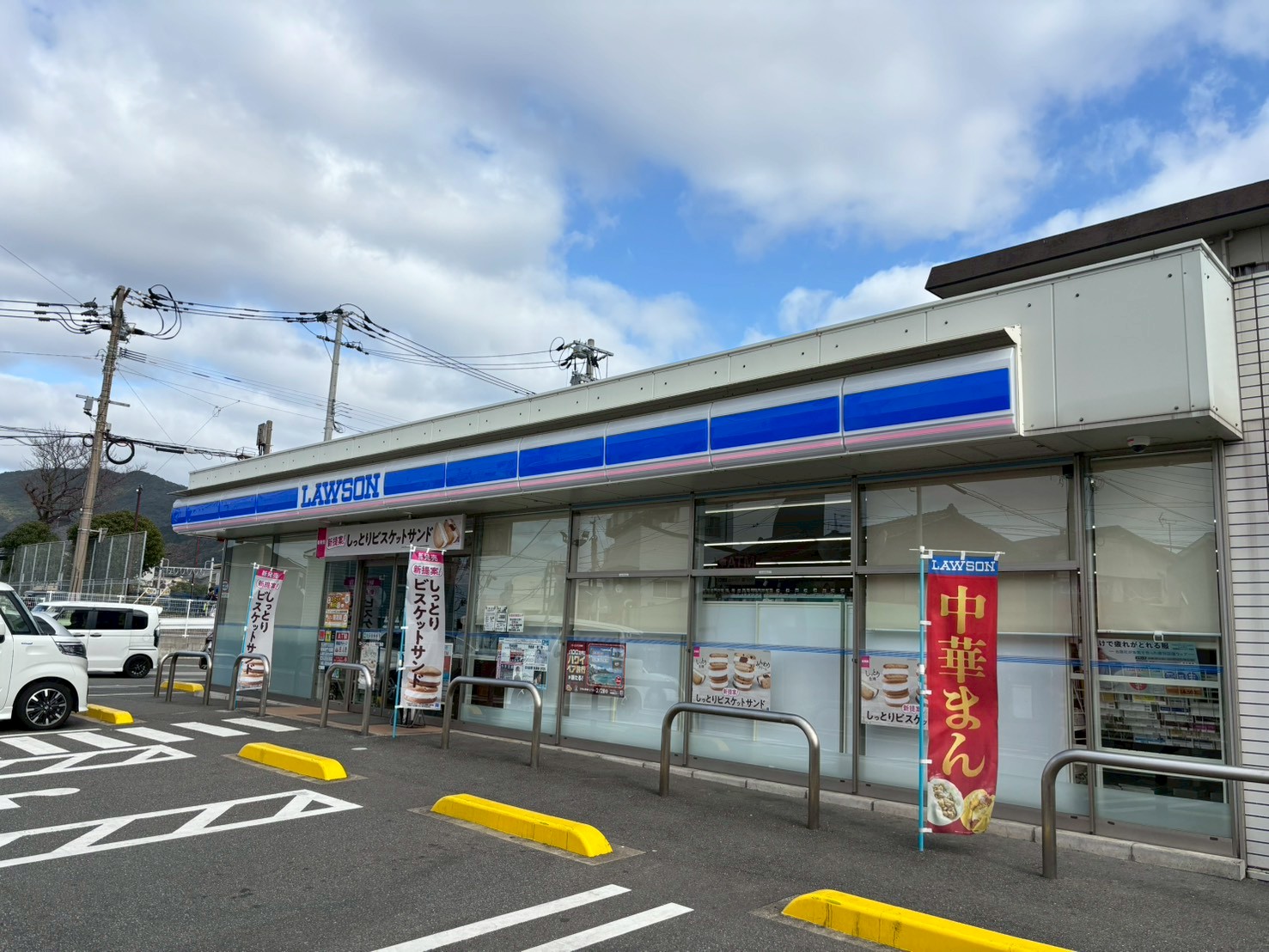 コンビニ　ローソン小倉若園三丁目店（コンビニ）まで383m