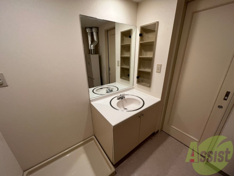 洗面設備　こちらに洗面台があります。朝の洗顔はこちらで。