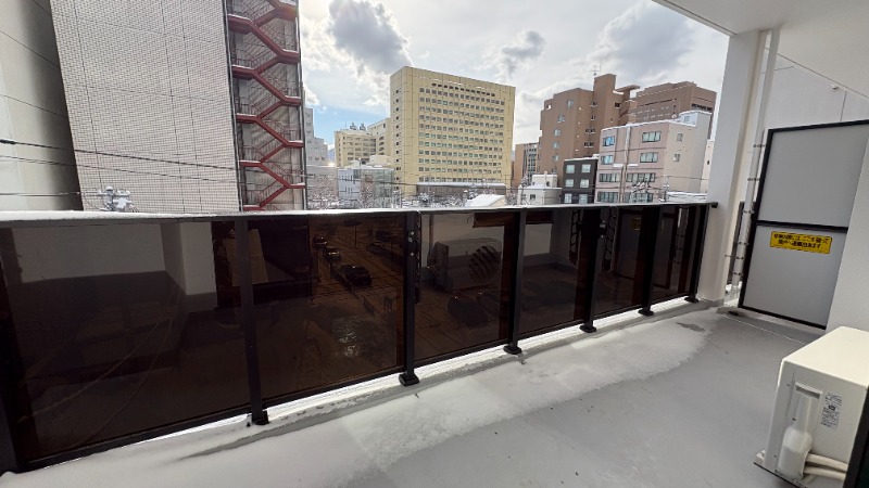 バルコニー　広々バルコニー