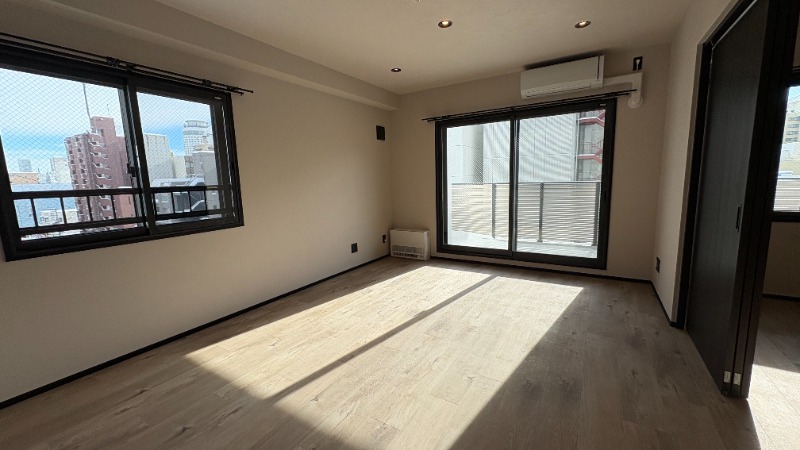 居室・リビング　明るいリビング