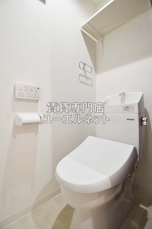トイレ　温水洗浄便座付き
