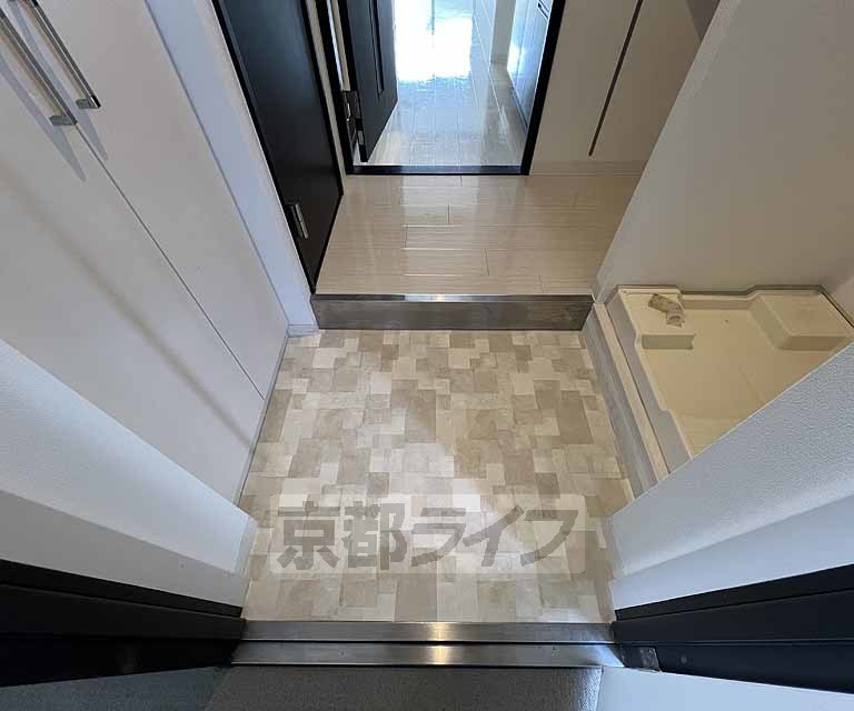 玄関　玄関収納あります。
