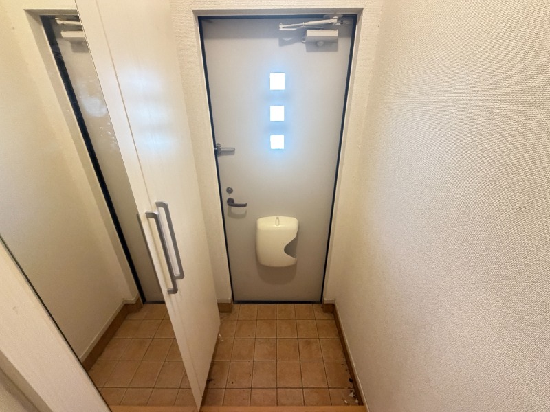玄関　２０４号室の写真