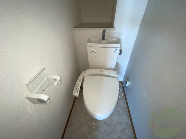 トイレ　こちらはトイレです。清潔感があり、安心して使用できます。