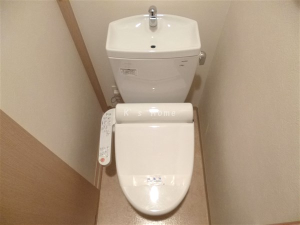 トイレ　ウォシュレット付