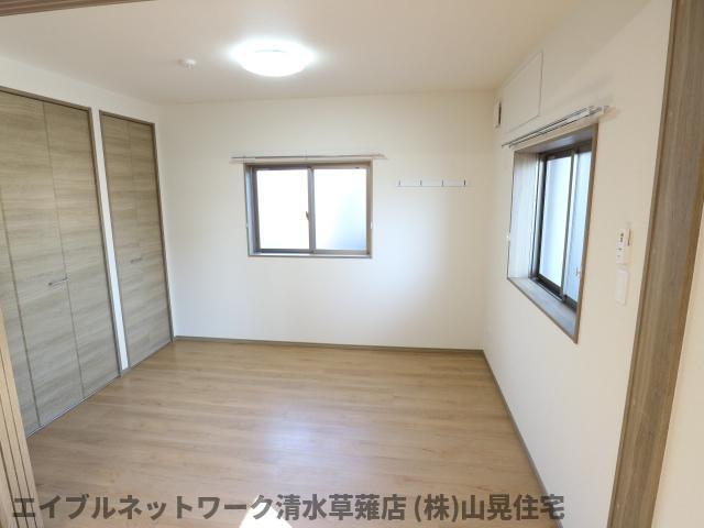 その他部屋・スペース　広くて明るい寝室