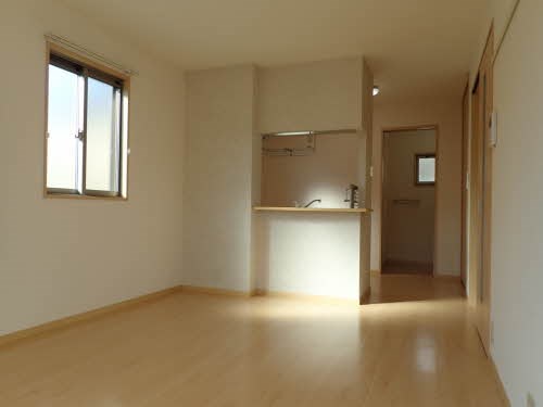 居室・リビング　11.9帖LDKは二面採光の明るいお部屋です♪
