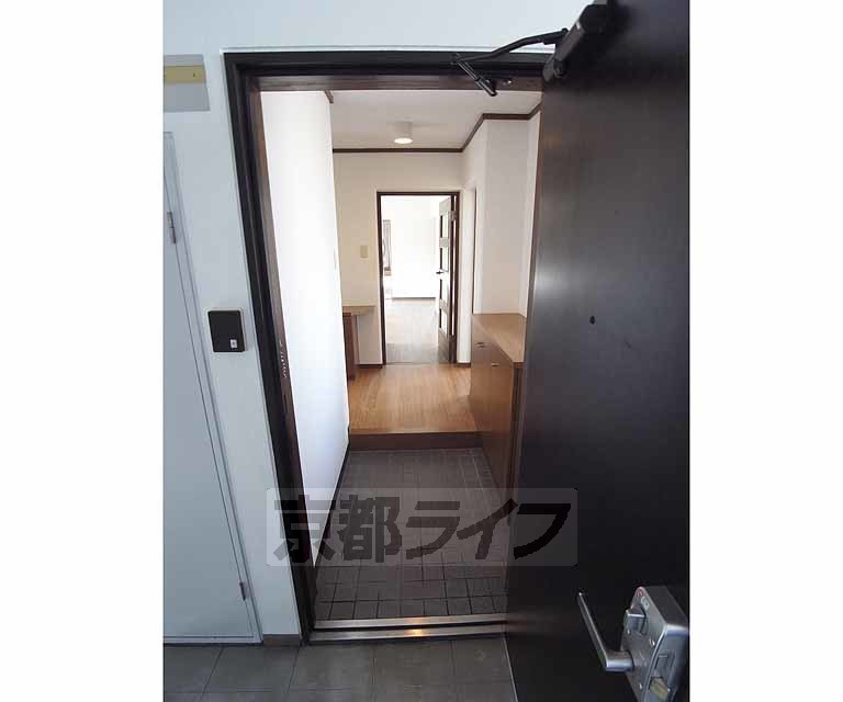 玄関　温かく迎えてくれそうな玄関です。