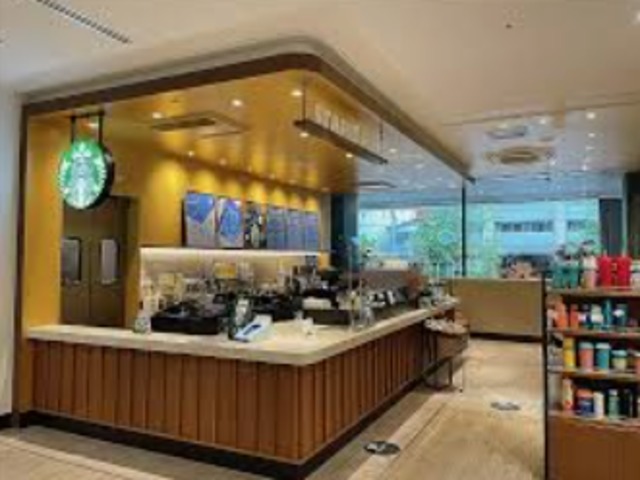 飲食店　スターバックスコーヒー日本医科大学武蔵小杉病院店（飲食店）まで368m