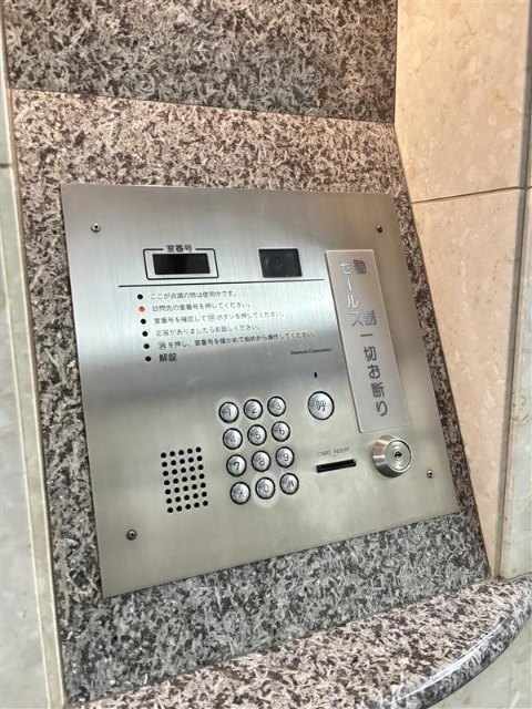 ロビー　オートロック