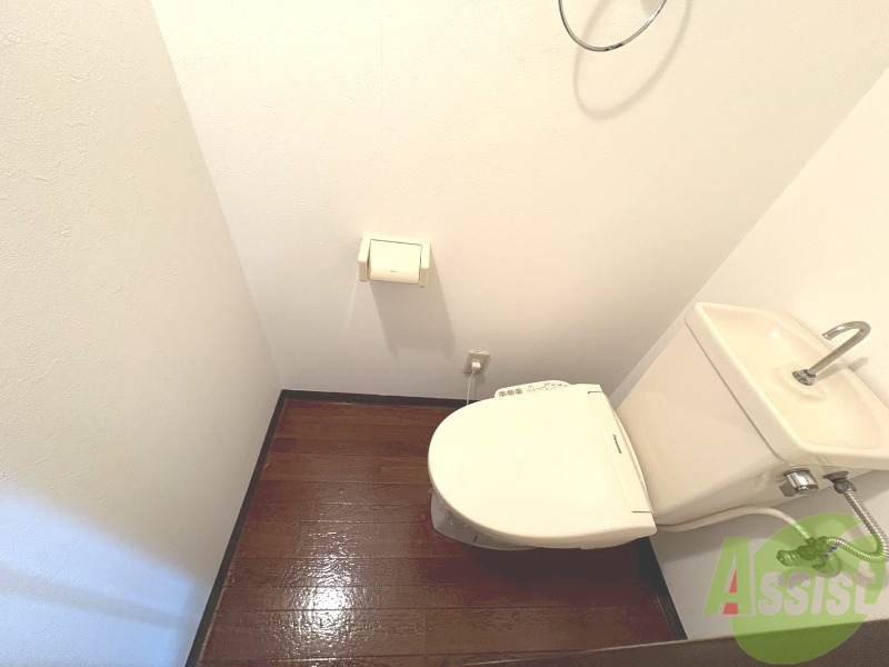 トイレ　トイレにウォシュレットが付いてるのは嬉しいですね。